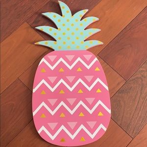 Pineapple wall decor